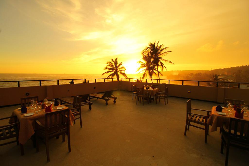 Rock Fort Beach Resort Unawatuna Exterior photo